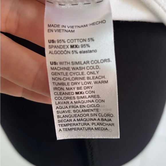 Chicos Classic White V-Neck Cap Sleeve Women's Top Size O/-Small - Picture 7 of 8